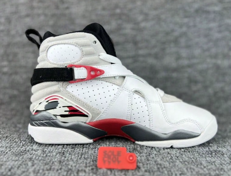 Air Jordan 8 Retro Bugs Bunny GS White Basketball Shoes Sneakers 305368-103 DISCOLORING